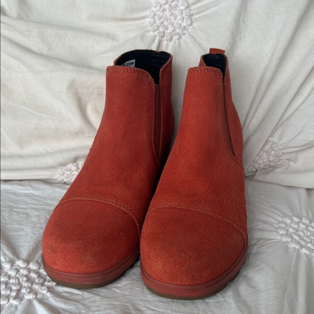 Sorel Burnt Orange Suede Wedge Boots